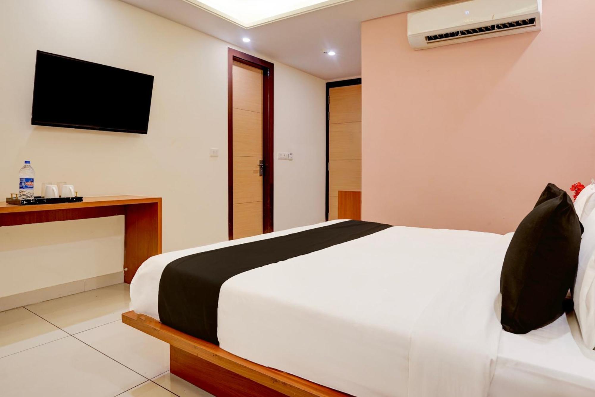 Hotel Super Townhouse Airport Road Delhi à New Delhi Extérieur photo