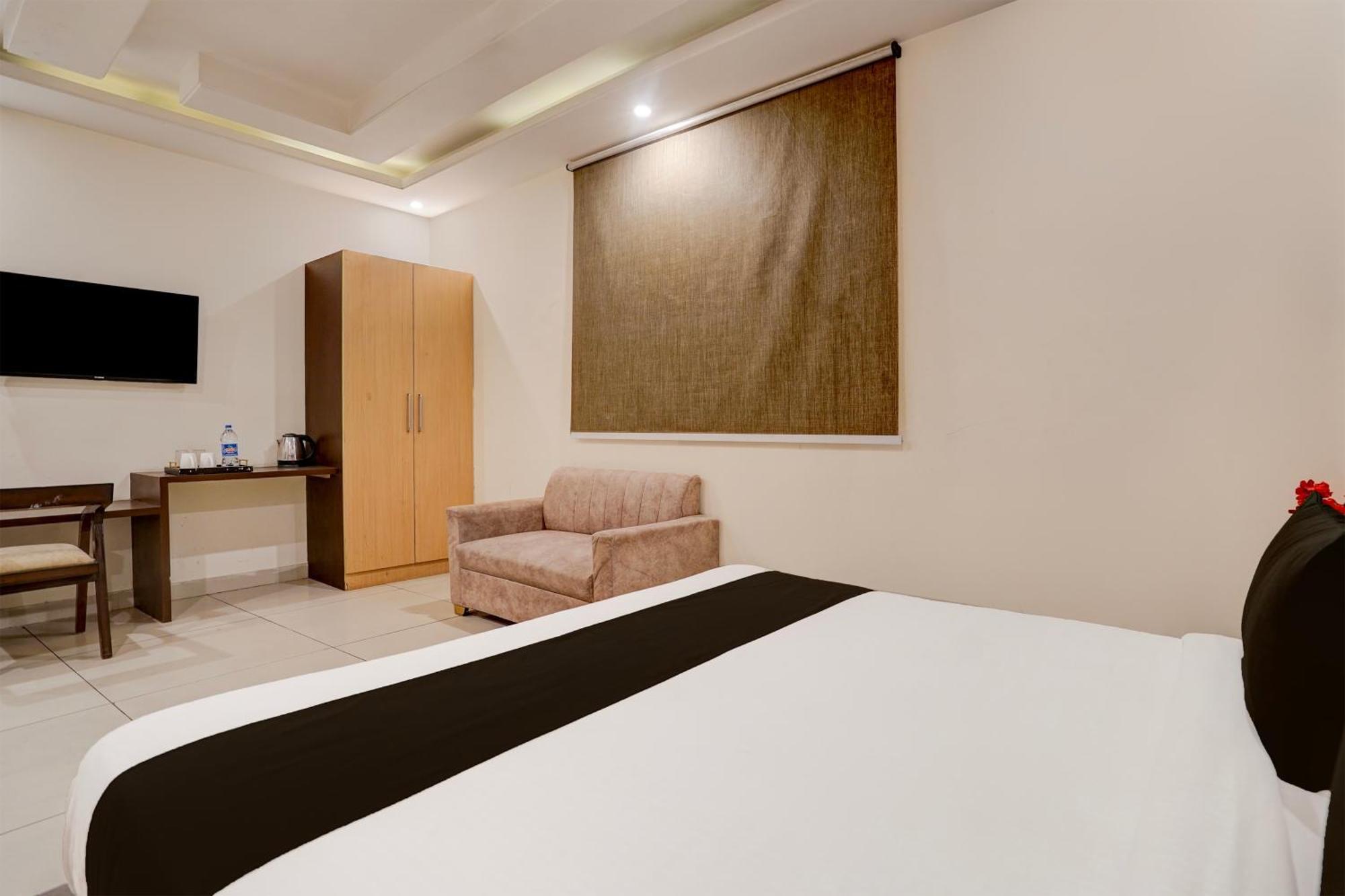 Hotel Super Townhouse Airport Road Delhi à New Delhi Extérieur photo
