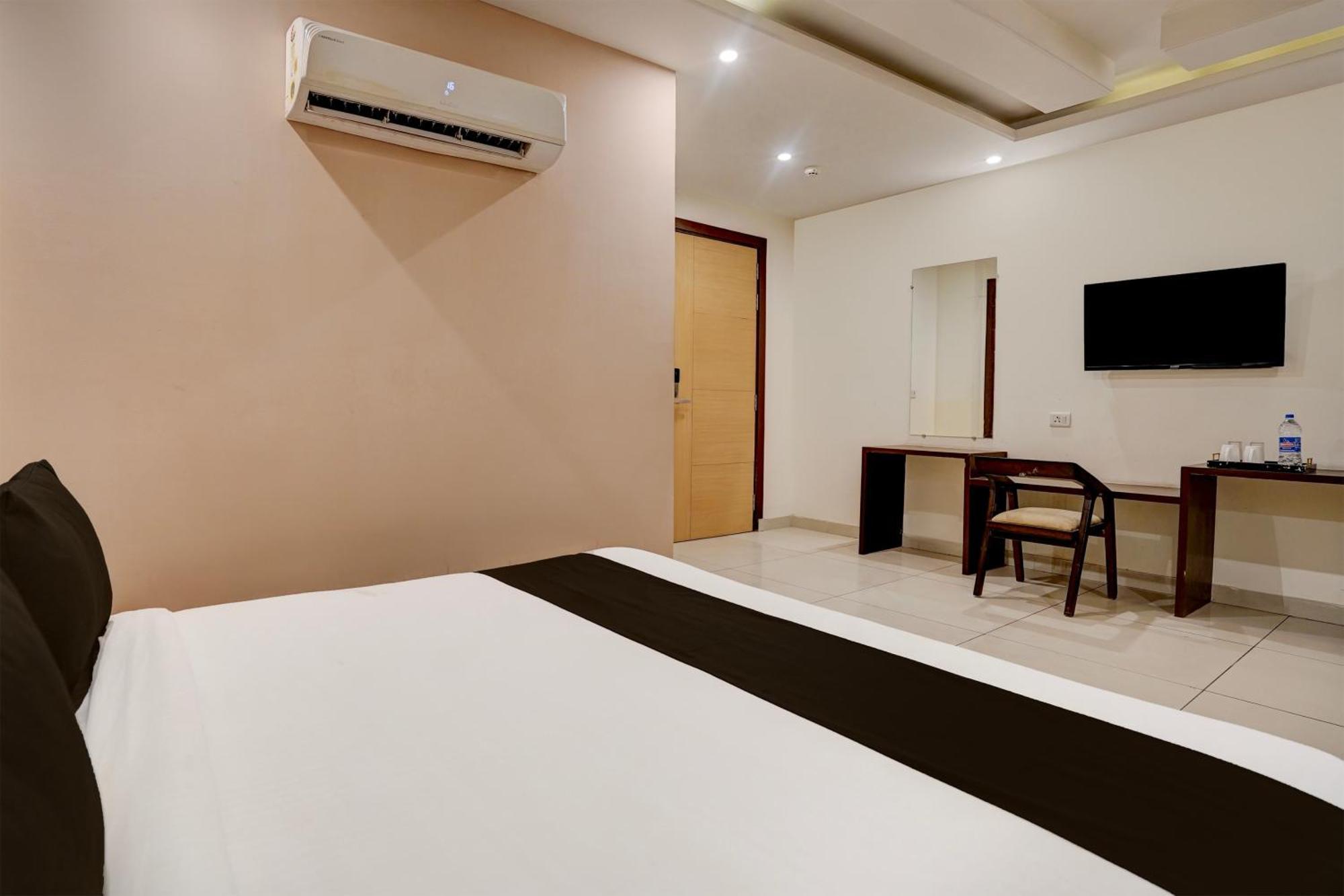 Hotel Super Townhouse Airport Road Delhi à New Delhi Extérieur photo