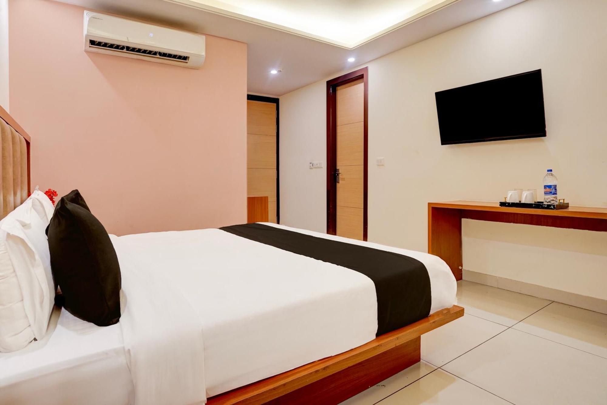 Hotel Super Townhouse Airport Road Delhi à New Delhi Extérieur photo