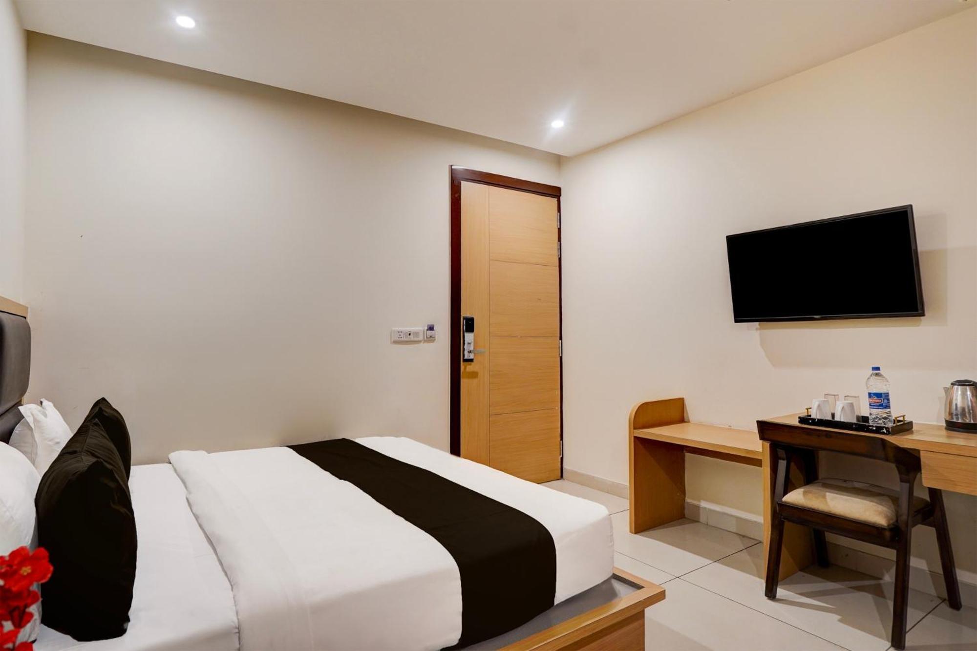 Hotel Super Townhouse Airport Road Delhi à New Delhi Extérieur photo